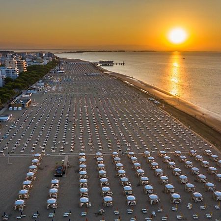 Appartamenti Dal Moro Lignano Sabbiadoro Exterior foto