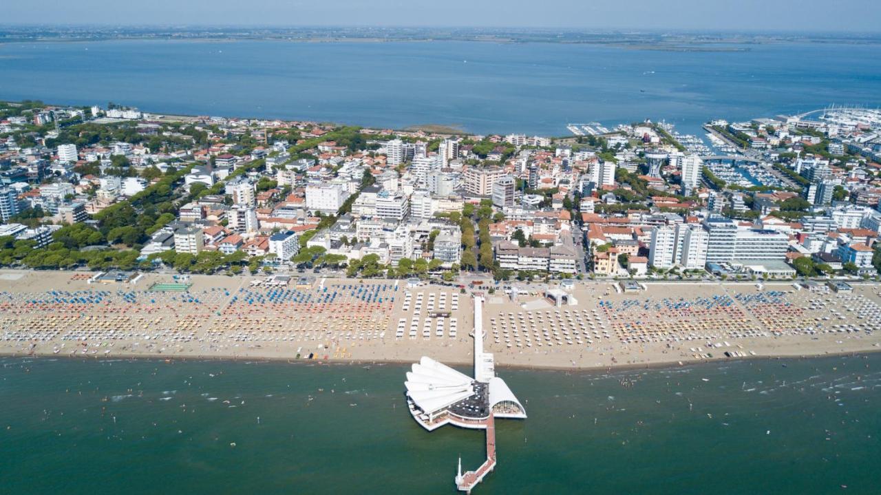 Appartamenti Dal Moro Lignano Sabbiadoro Exterior foto